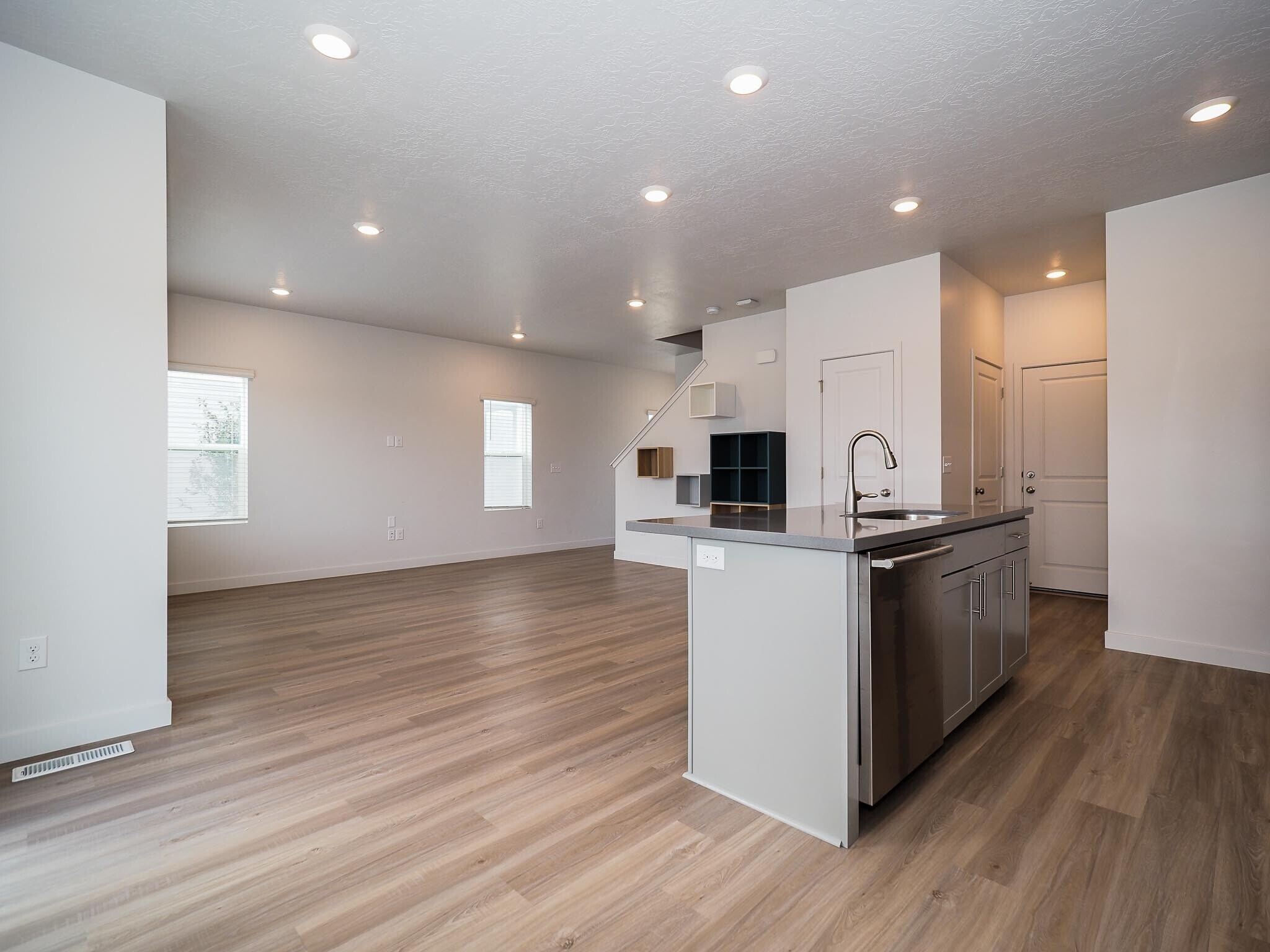 Building Photo - 1578 W Sparta Way