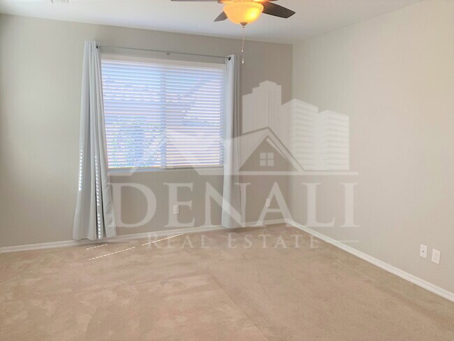 Building Photo - 334 N 79th Pl