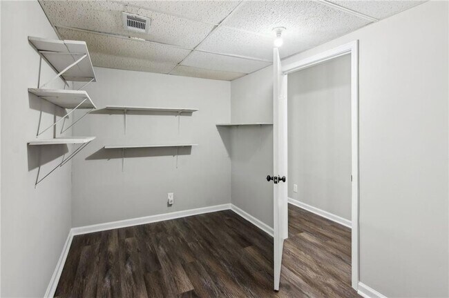 Building Photo - 2453 Falcon Ct