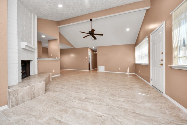 Building Photo - 16425 Monte Carlo Ln