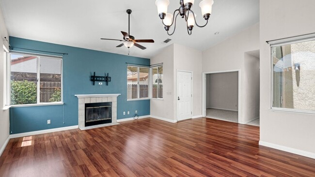 Building Photo - Cute 3 Bedroom Home in Lawler Ranch!