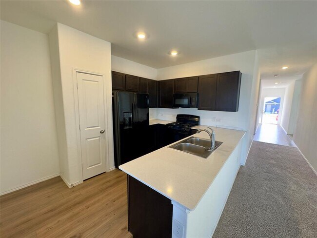 Building Photo - 511 Halfmoon Dr