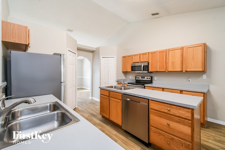 Building Photo - 12287 Moose Hollow Dr