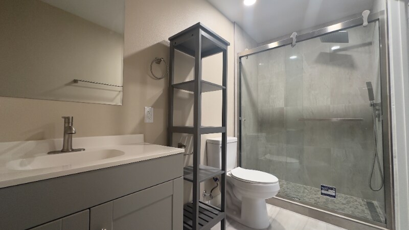 Building Photo - 39391 Tiburon Dr