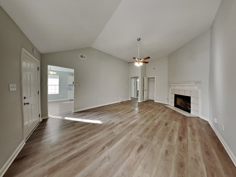 Building Photo - 5849 Amaray Cove