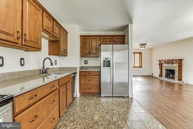 Building Photo - 6306 Yellowstone Dr