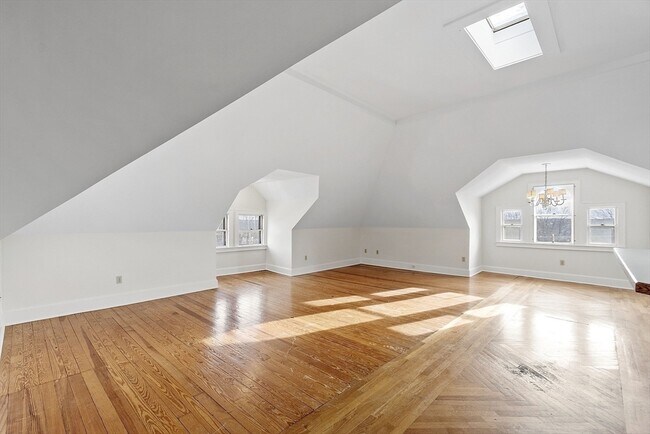 Building Photo - 150 Summer St