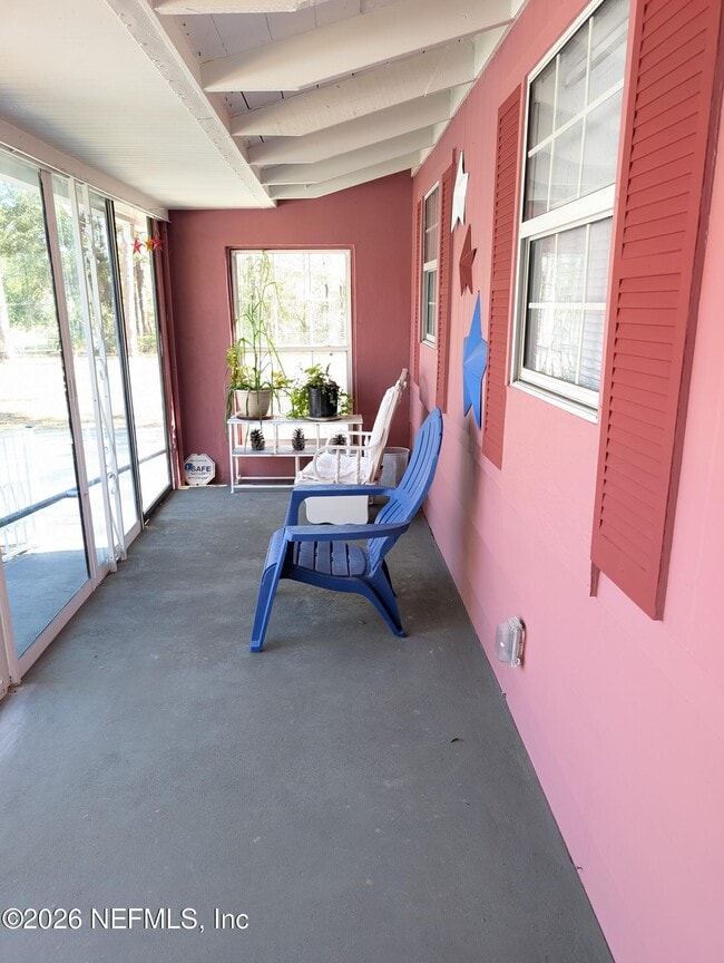 Building Photo - 231 5th Way