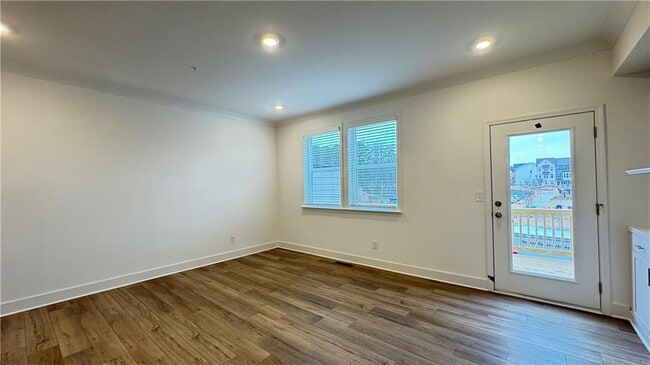 Building Photo - 813 Atkins Ln