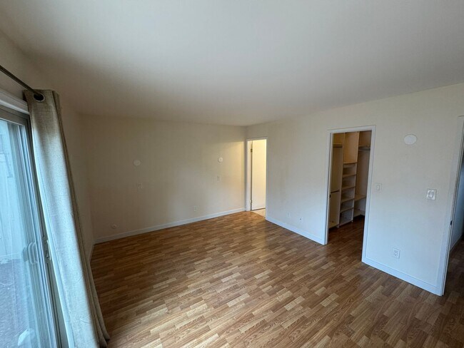 Building Photo - 61 Trinidad Bend