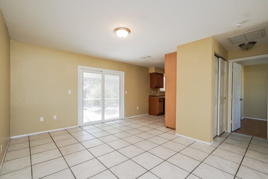 Building Photo - 18703 Sebring Rd