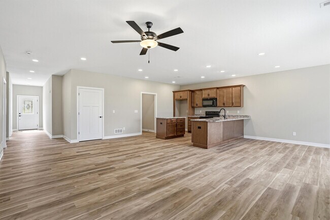 Building Photo - 1048 Stonehaven Dr