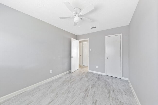 Building Photo - 10635 Autumn Meadow Ln