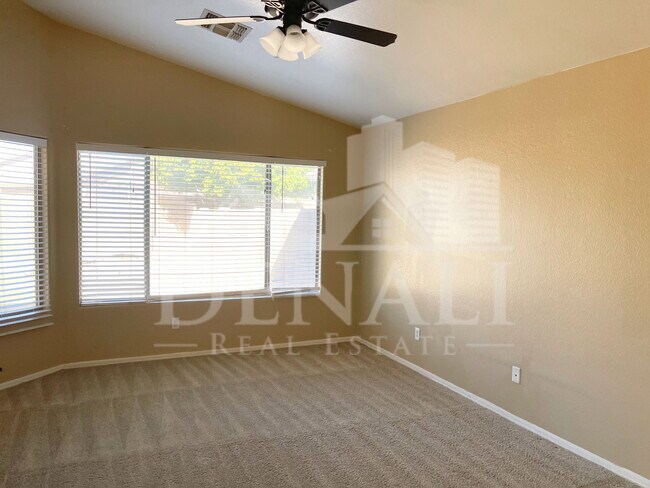 Building Photo - 8736 E Nido Cir