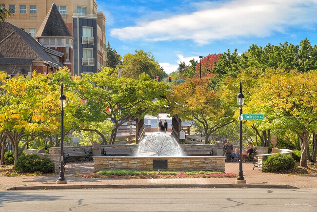 Building Photo - 1203 Whispering Hills Ct