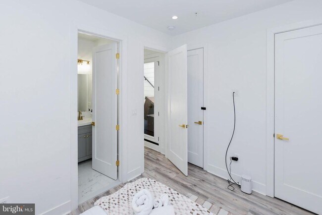 Building Photo - 4202 3rd St NW