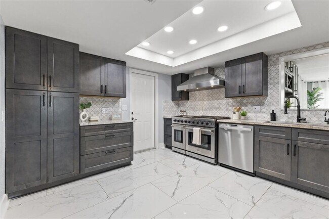 Building Photo - 4000 14th Way NE