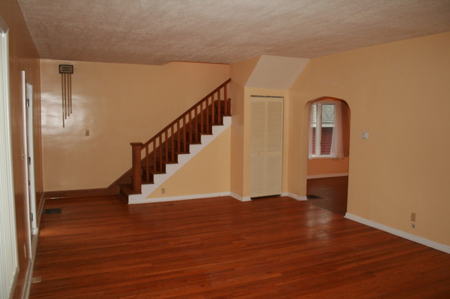 Living Room - 1232 Montrose Ave