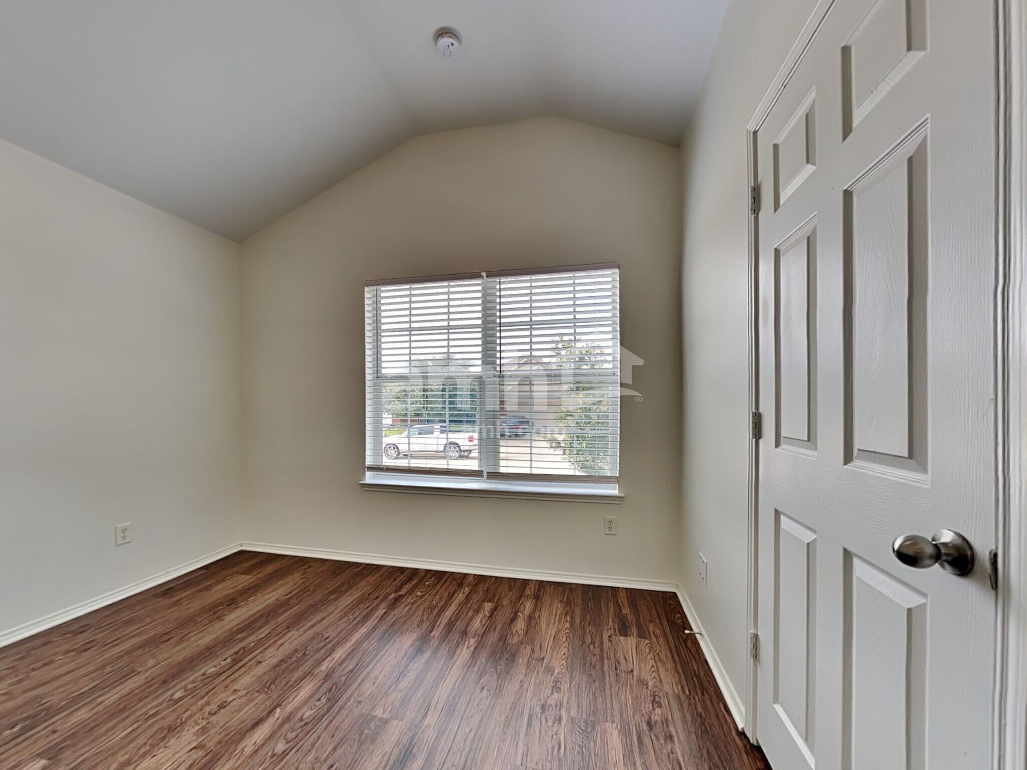 Building Photo - 8065 Plateau Dr