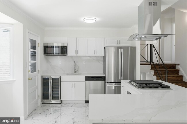 Building Photo - 9831 Singleton Dr
