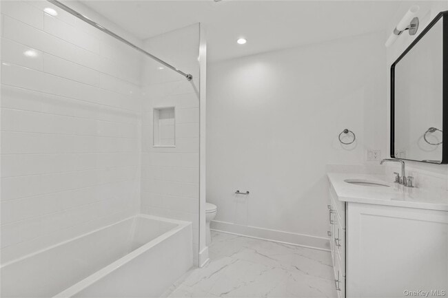 Building Photo - 26 Latimer Ln