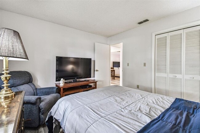 Building Photo - 7433 Greystone Dr