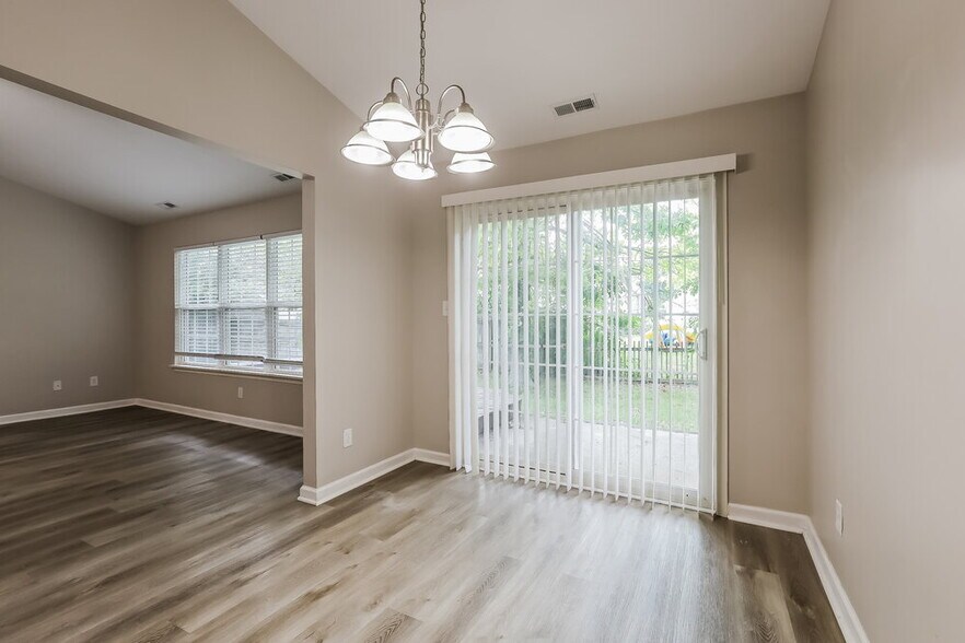 Building Photo - 6114 King Lear Ct