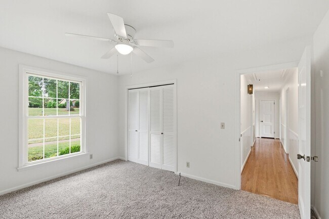 Building Photo - 213 Rising Sun Ln