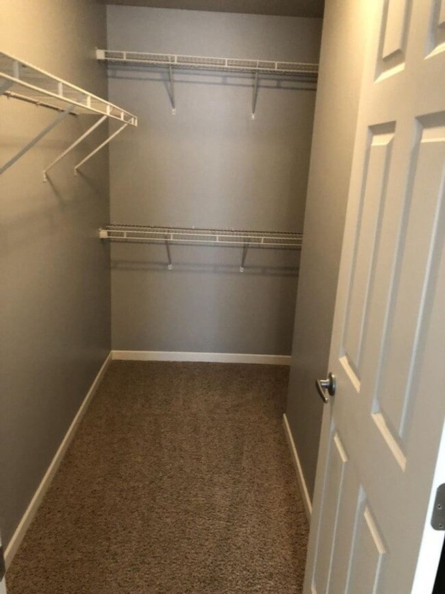 Building Photo - 3 Bed, 3 Bath Townhome in West Fargo!