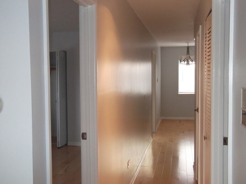 Building Photo - 9717 Bianco Terrace