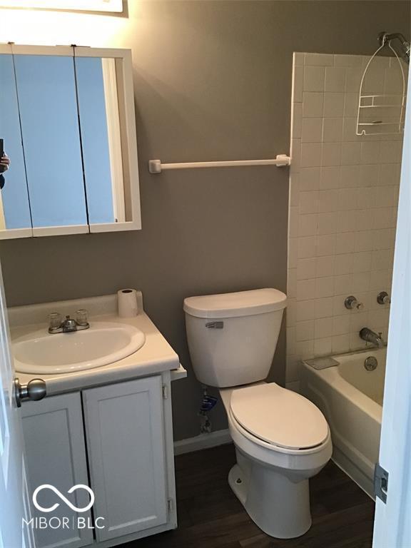 Building Photo - 6066 S Bay Dr