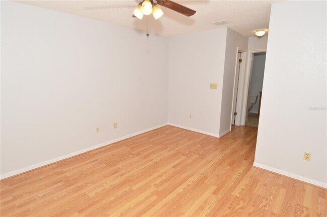 Building Photo - 10263 Gandy Blvd N