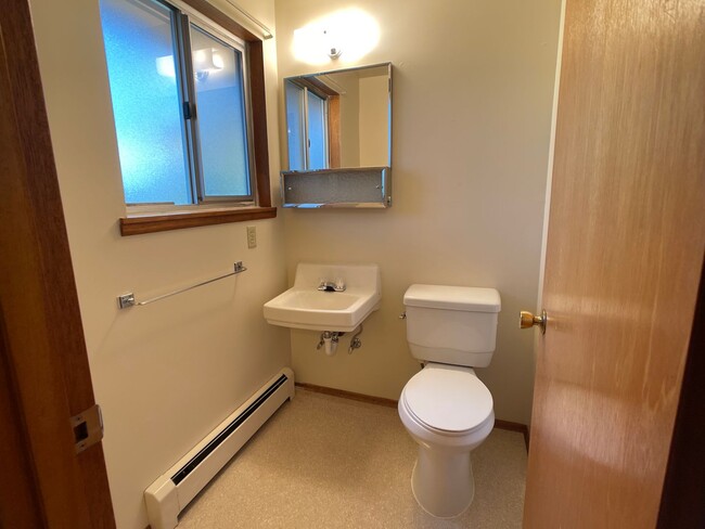 Building Photo - Spacious Home Right in the Heart of Covington!