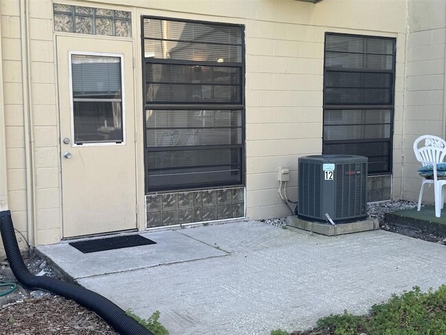 Building Photo - 2040 World Pkwy Blvd