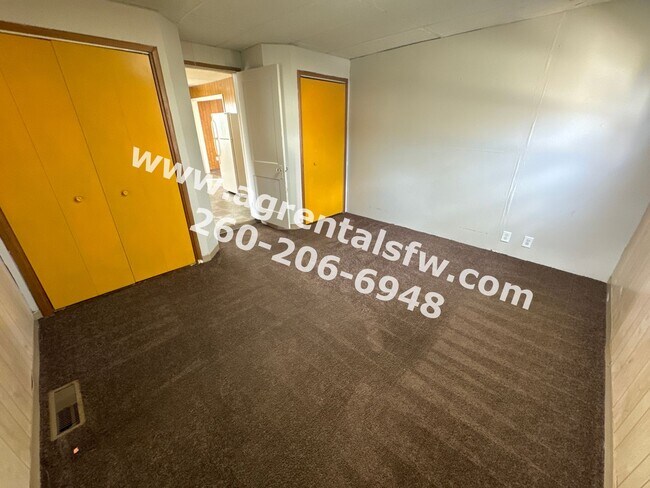 Building Photo - 1 Bedroom House