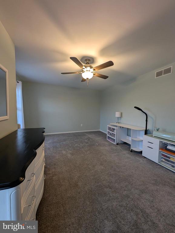 Building Photo - 609 Hartland Ct