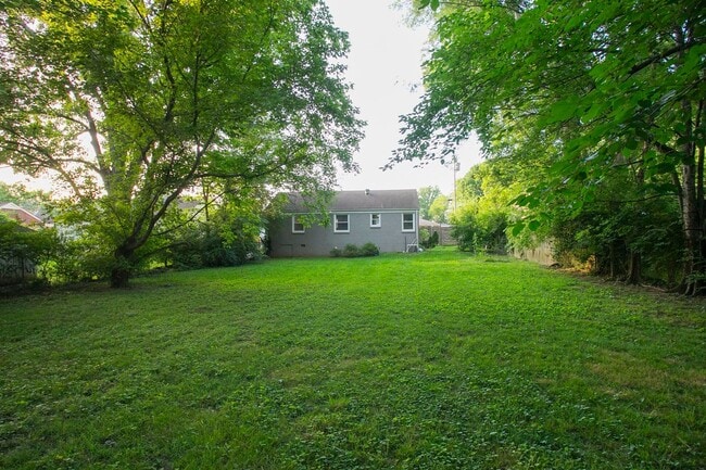 Building Photo - 2129 Crystal Dr