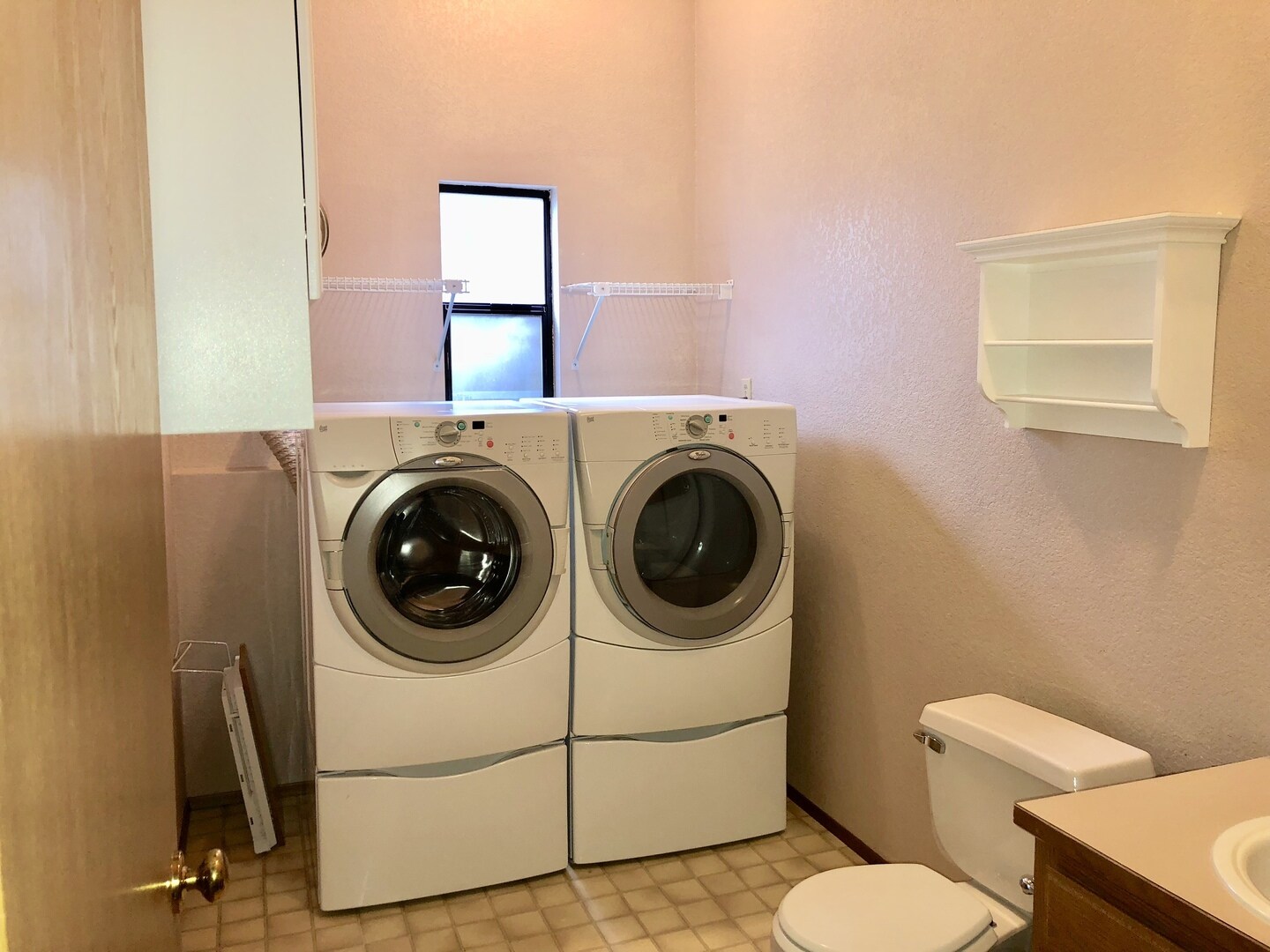 Building Photo - Lynnwood Home (Reduced rent until May 30th)