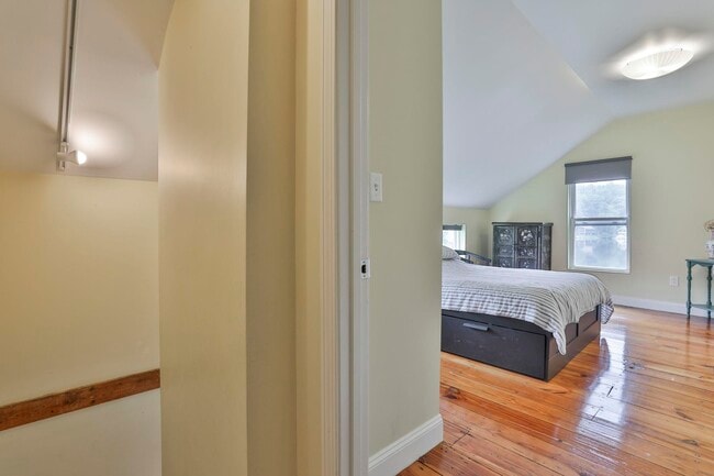 Building Photo - 64A Holiday Ln