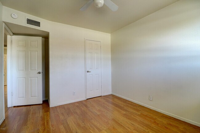 Building Photo - 2379 W Hazelwood St