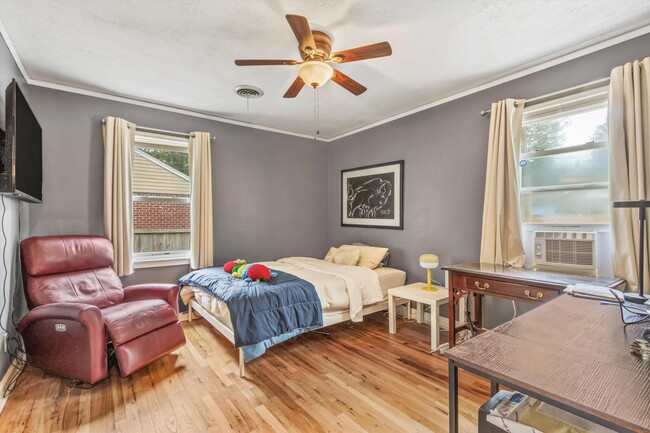 Building Photo - 507 Grahamwood Dr