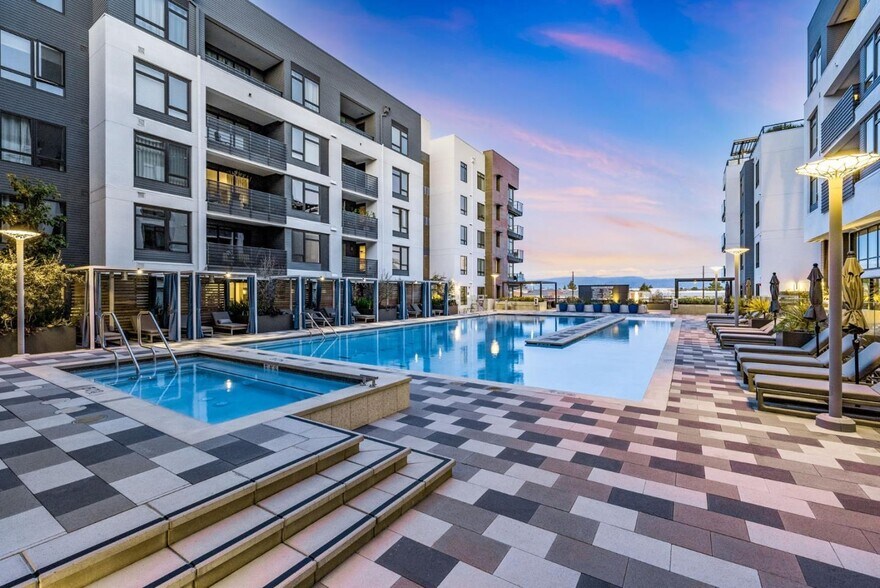 Building Photo - 3578 Rambla Pl