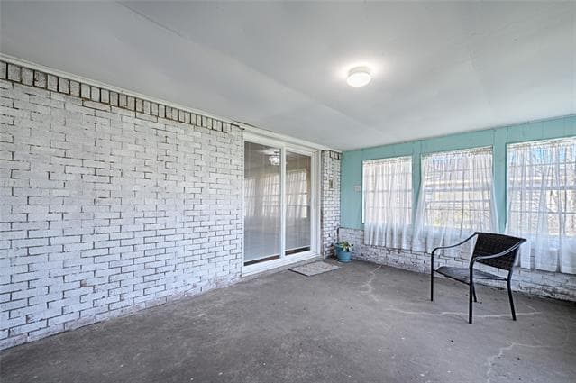 Building Photo - 2504 Burnett Dr