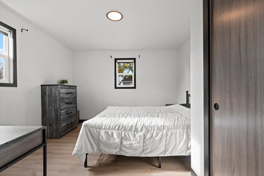 Building Photo - 2804 W Spencer St