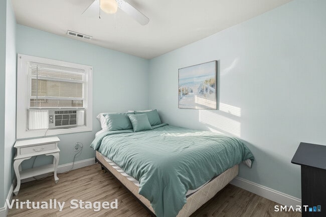 Building Photo - 108 College Pl