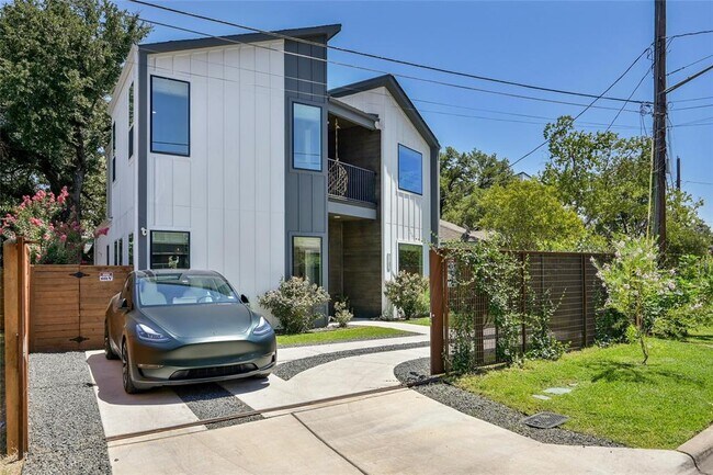 Building Photo - 1187 Oak Grove Ave