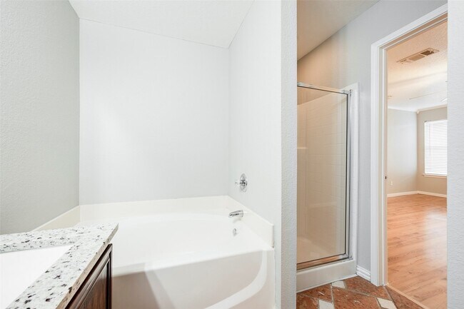 Building Photo - 5900 Rising Meadow Dr