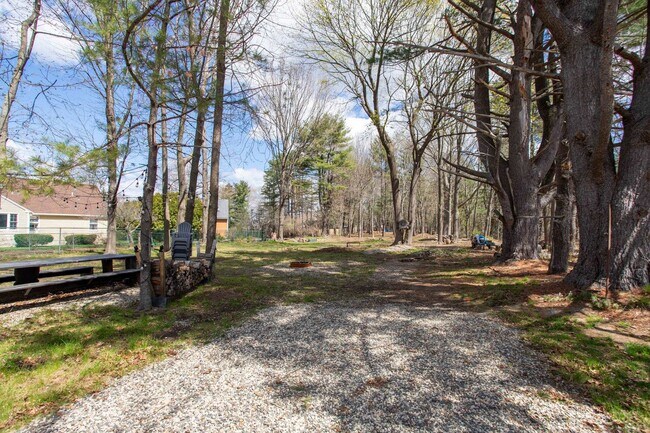 Building Photo - 33 Exeter Rd