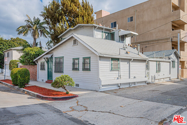 Building Photo - 11924 Rochester Ave