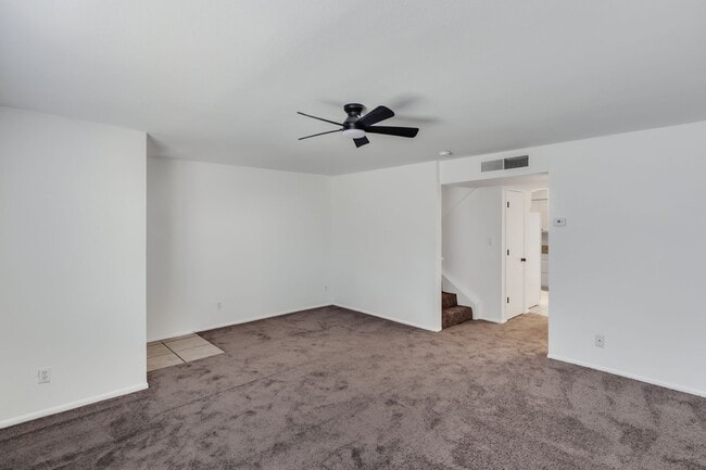 Building Photo - Remodeled 3/2 off Indian School & 43rd Ave